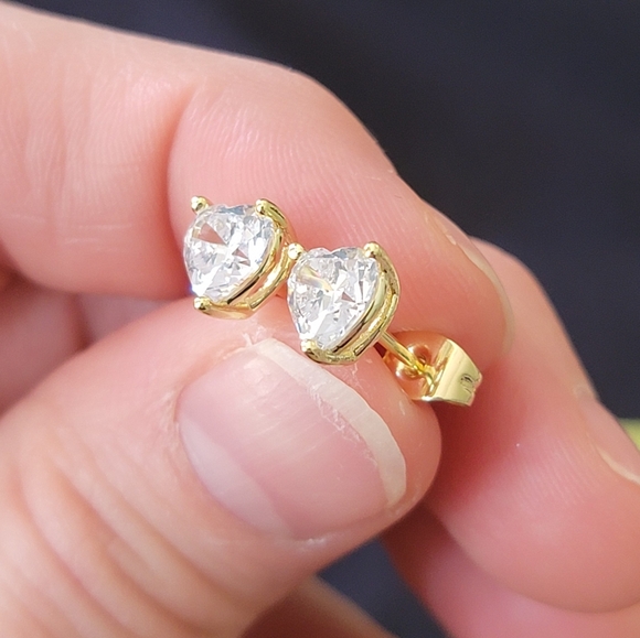 Heart studs - Picture 2 of 5